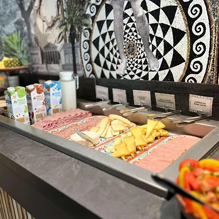 尼姆火车站中心宜必斯尚品酒店 酒店