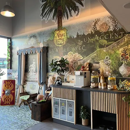 酒店 尼姆火车站中心宜必斯尚品酒店 尼姆
