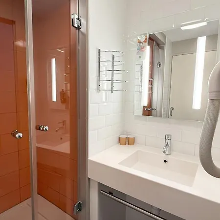 Otel Ibis Styles Gare Centre Nîmes