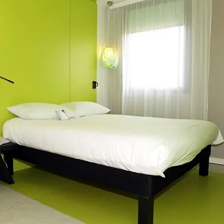 מלון Ibis Styles Gare Centre 3*