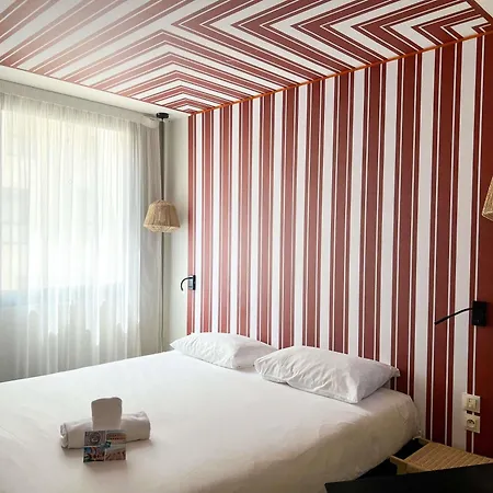 Ibis Styles Gare Centre 3* نيم