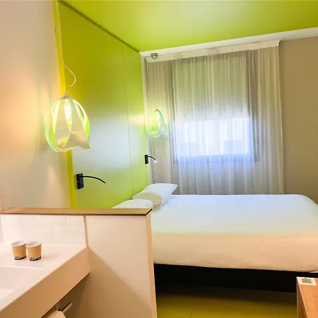 Ibis Styles Gare Centre فندق نيم