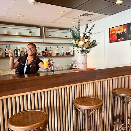 Ibis Styles Gare Centre فندق نيم