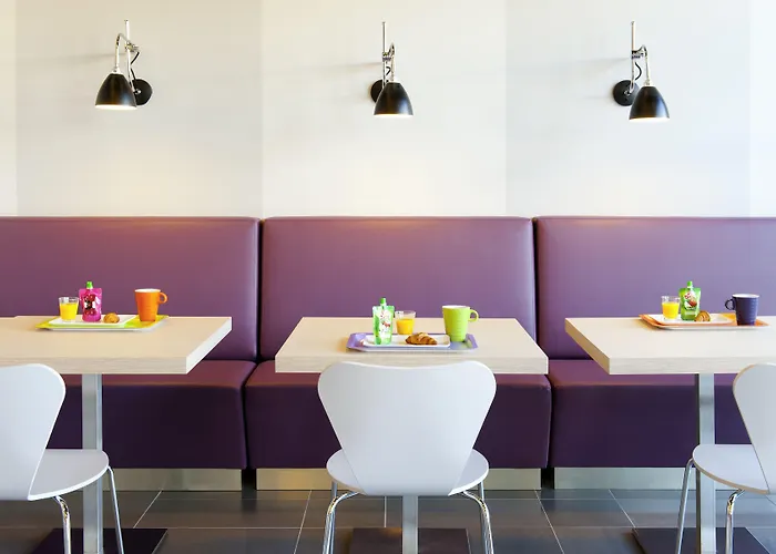 Отель Ibis Styles Gare Centre Ним